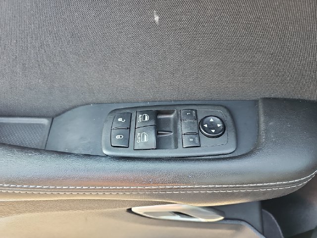 Used 2019 Dodge Challenger SXT RWD image 27