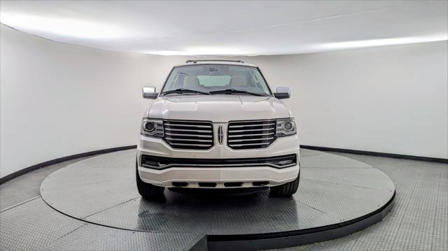 Used 2017 Lincoln Navigator Reserve image 11