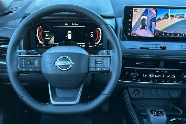 New 2025 Nissan Rogue Platinum w/ Tech Package image 11