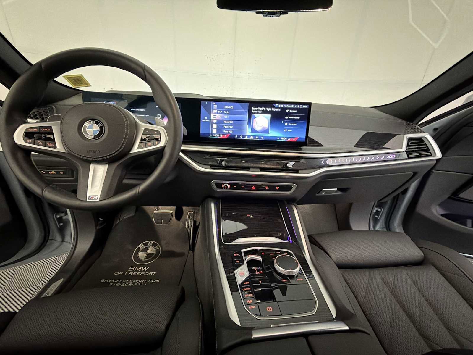 Used 2025 BMW X6 xDrive40i w/ Premium Package image 14