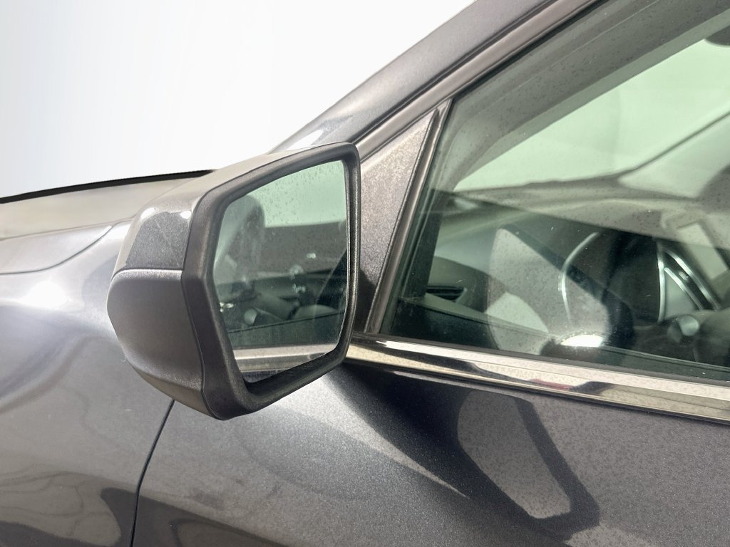 Used 2020 Chevrolet Equinox LT FWD image 39