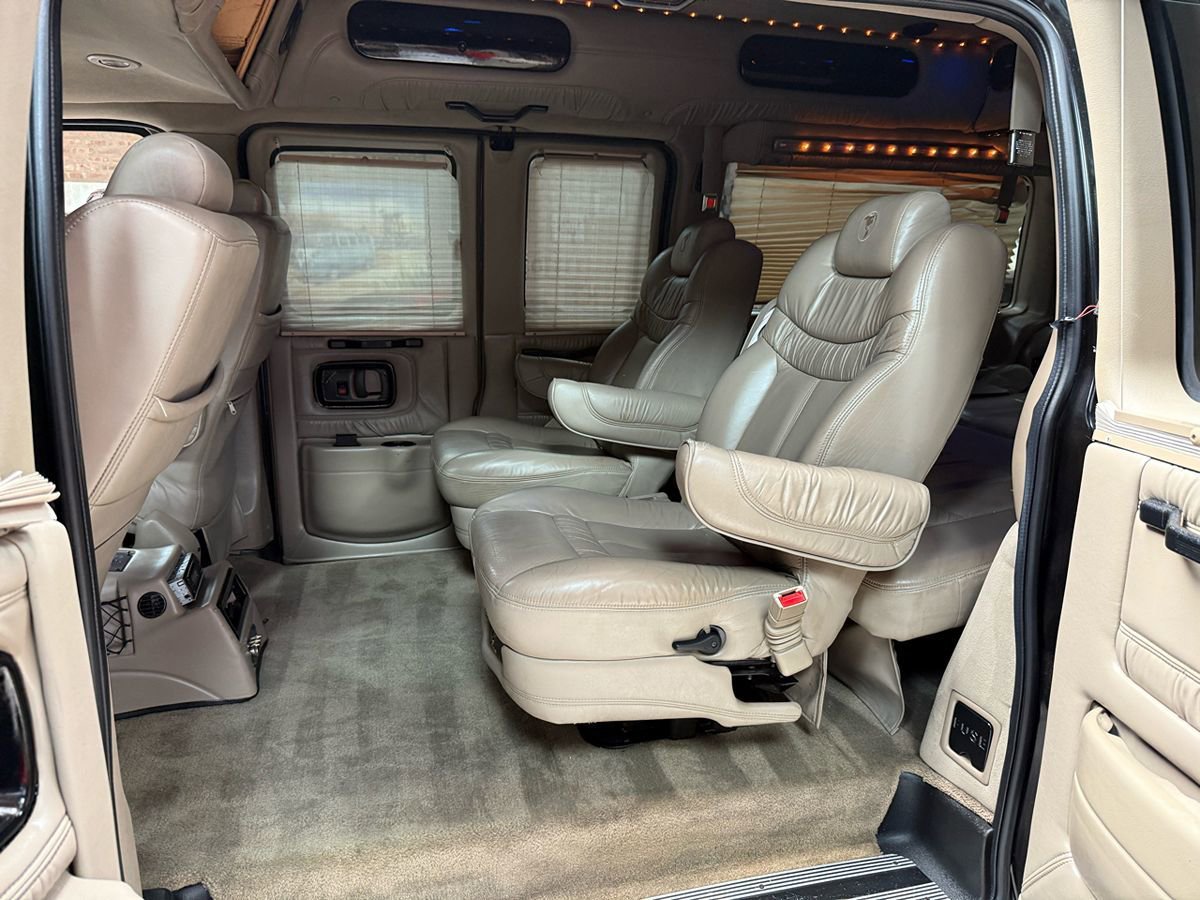Used 2007 Chevrolet Express 1500 w/ Preferred Equipment Group RWD image 23