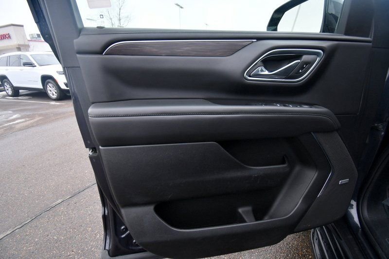 Used 2024 Chevrolet Suburban LT AWD/4WD image 13