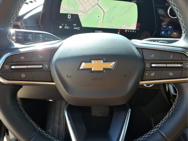 Used 2025 Chevrolet Traverse LT image 14