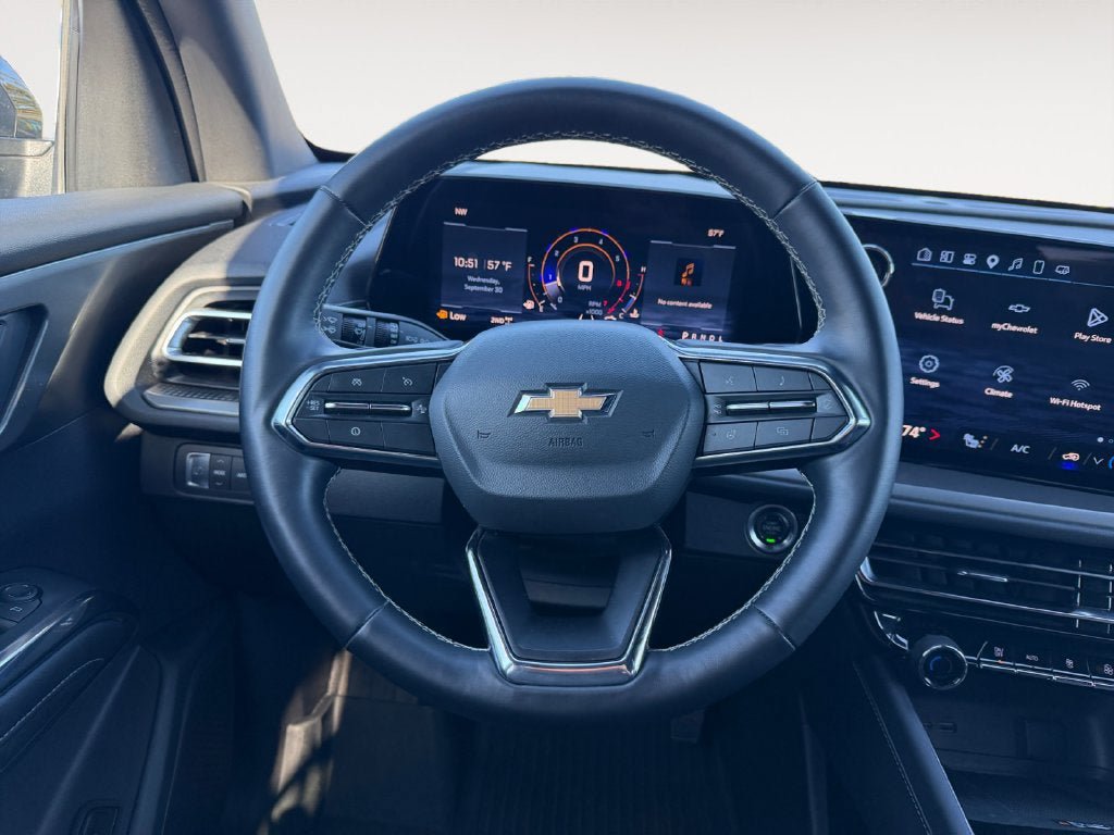 Used 2025 Chevrolet Traverse LT w/ Sun and Wheel Package AWD/4WD image 14