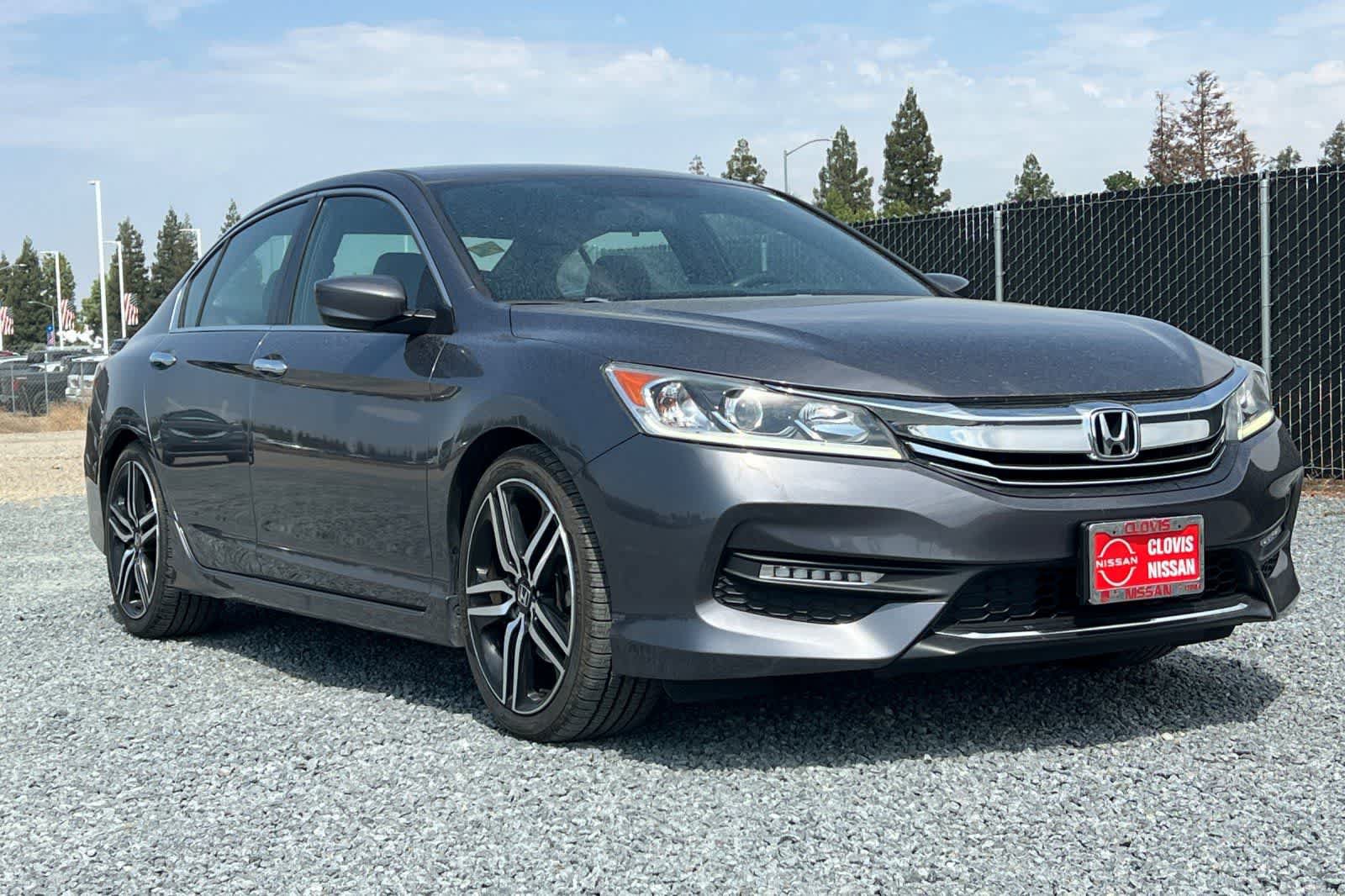 Used 2017 Honda Accord Sport image 10