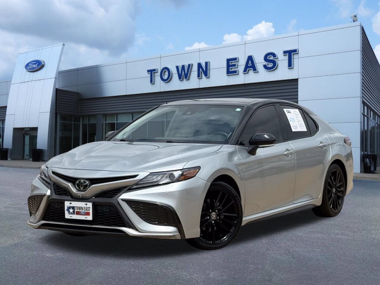 Used 2023 Toyota Camry XSE w/ Navigation Package FWD video 1