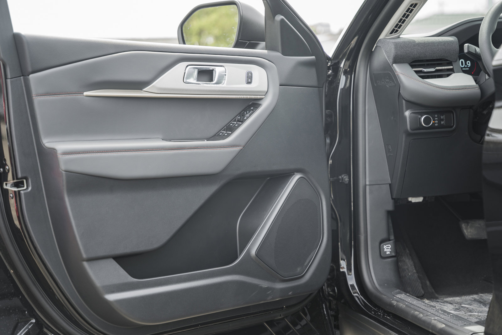 New 2026 Ford Explorer Active image 38