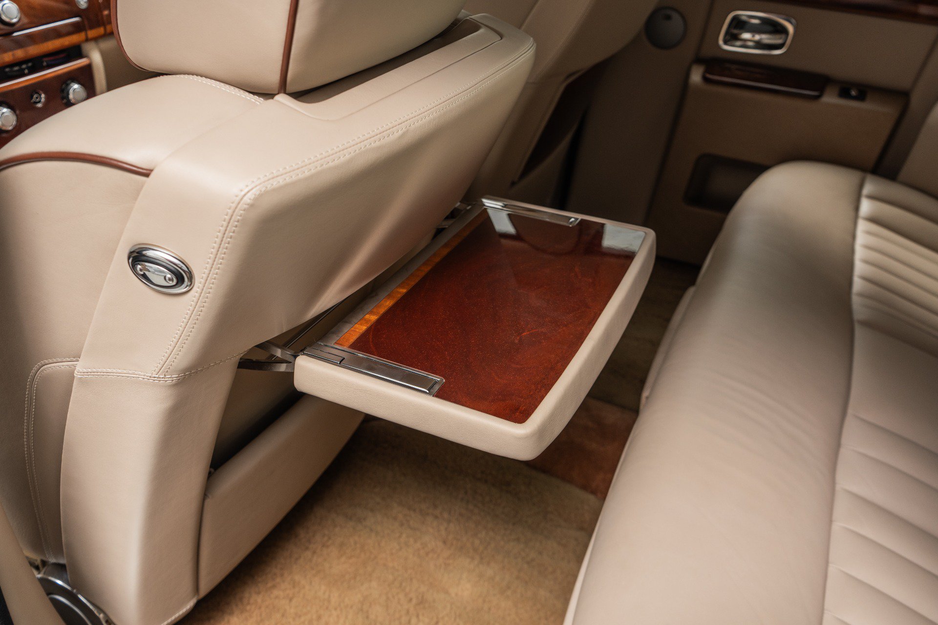 Used 2007 Rolls-Royce Phantom Sedan RWD image 36