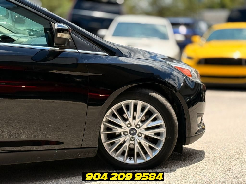 Used 2017 Ford Focus Titanium FWD image 6