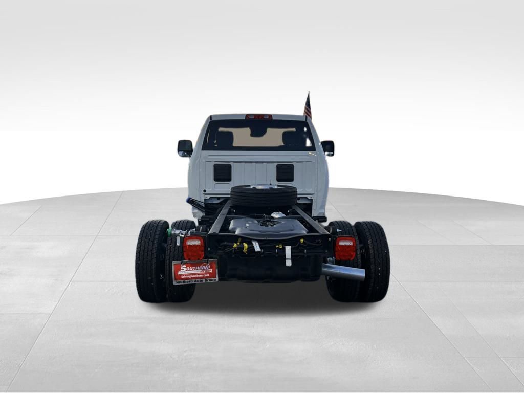New 2024 RAM 5500 Tradesman w/ Safety Group AWD/4WD image 4