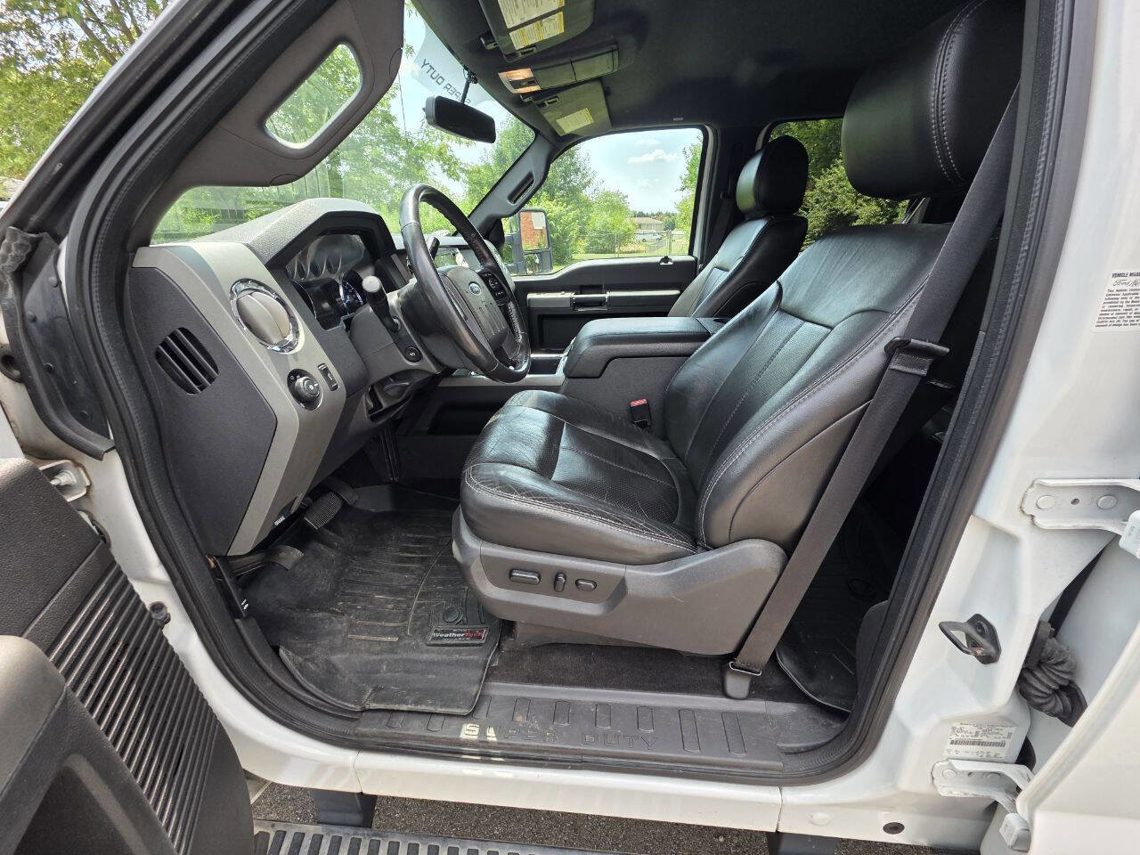 Used 2012 Ford F350 Lariat w/ Lariat Interior Pkg image 6