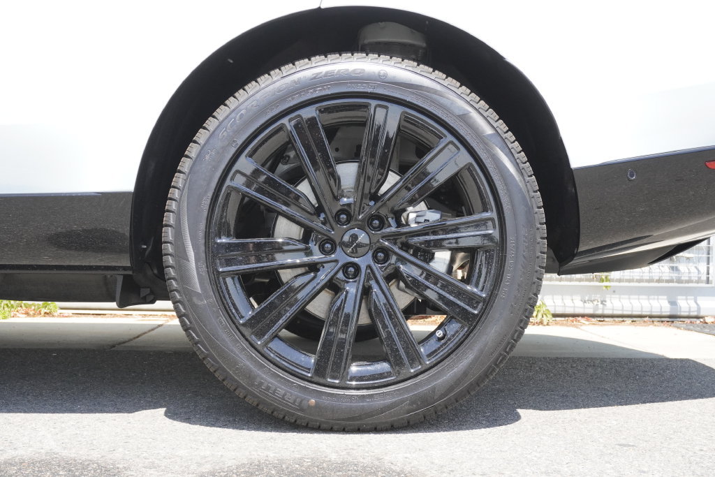 New 2026 Land Rover Range Rover Long Wheelbase SE AWD/4WD image 33