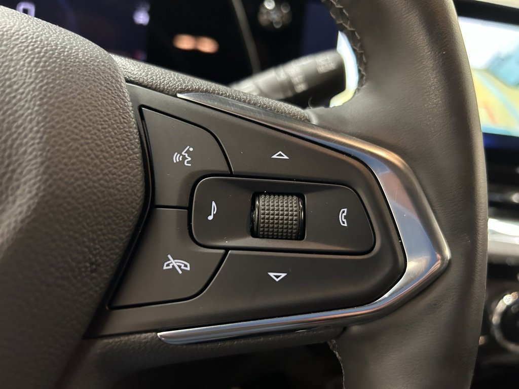 Used 2025 Chevrolet Trax LT w/ Driver Confidence Package image 23