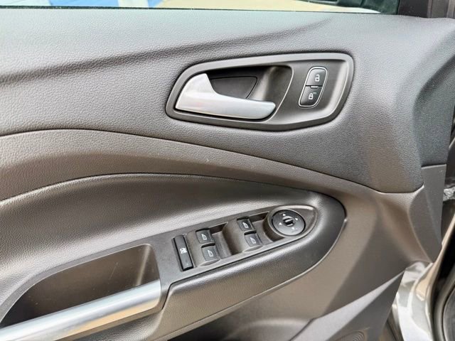 Used 2018 Ford Escape SE image 23