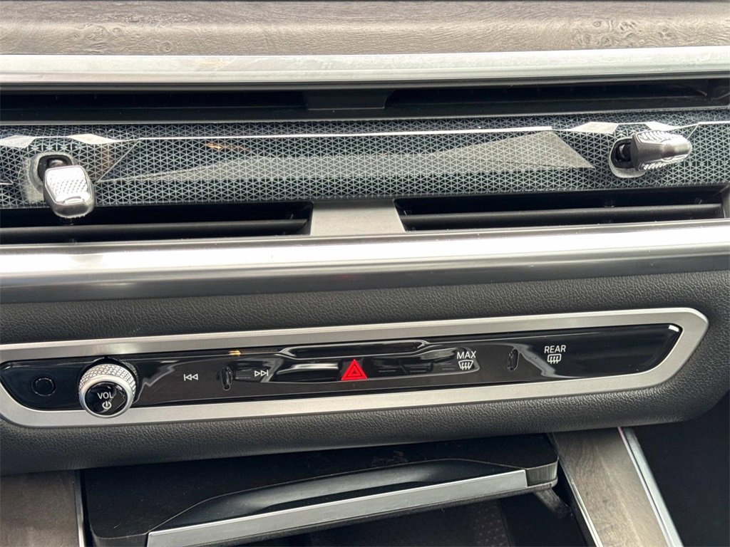 Used 2024 BMW X5 xDrive40i w/ Parking Assistance Package image 26