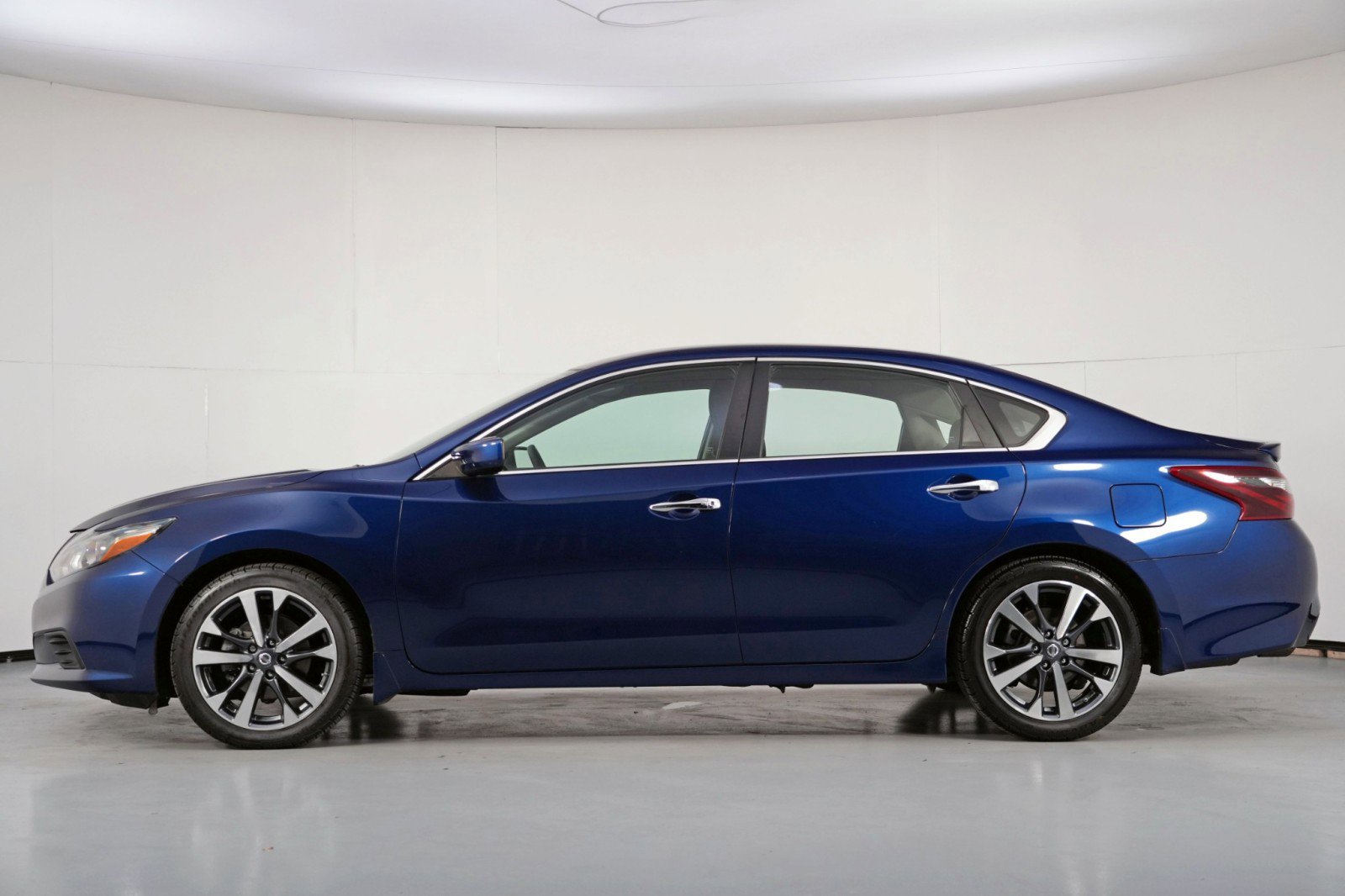 Used 2017 Nissan Altima 2.5 SR image 9