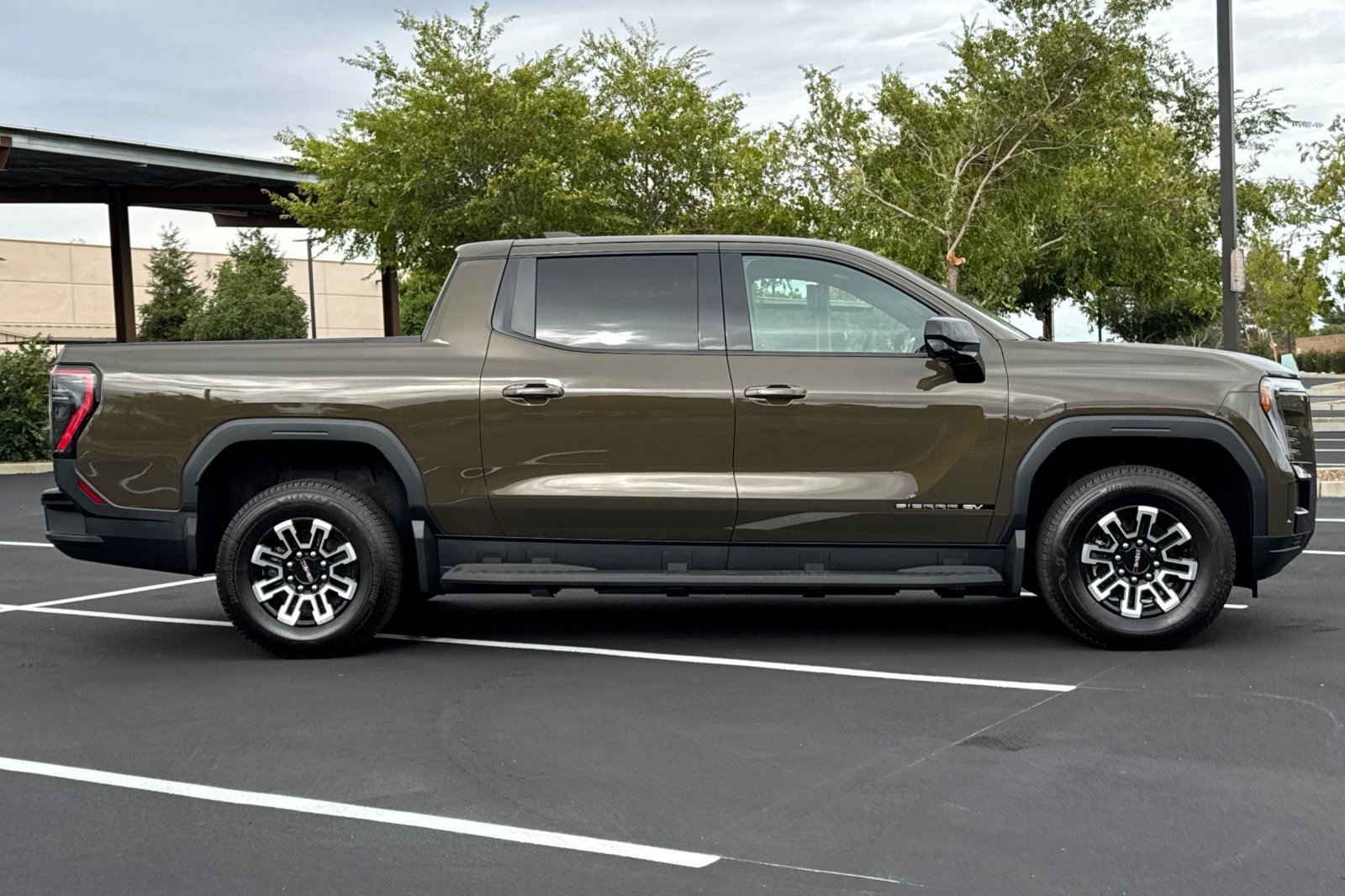 New 2026 GMC Sierra EV Elevation image 3