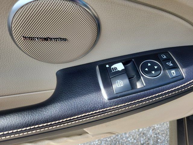 Used 2016 Mercedes-Benz SLK 300 image 15
