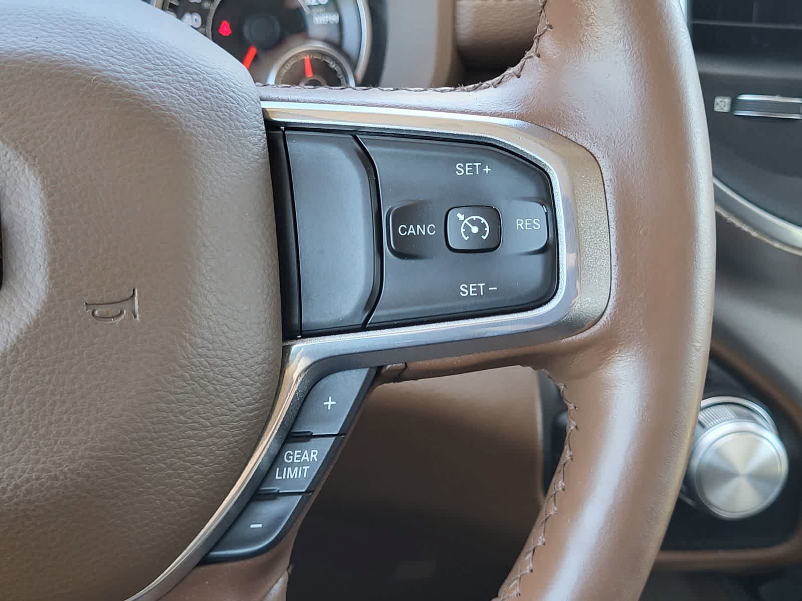 Used 2019 RAM 1500 Laramie AWD/4WD image 18