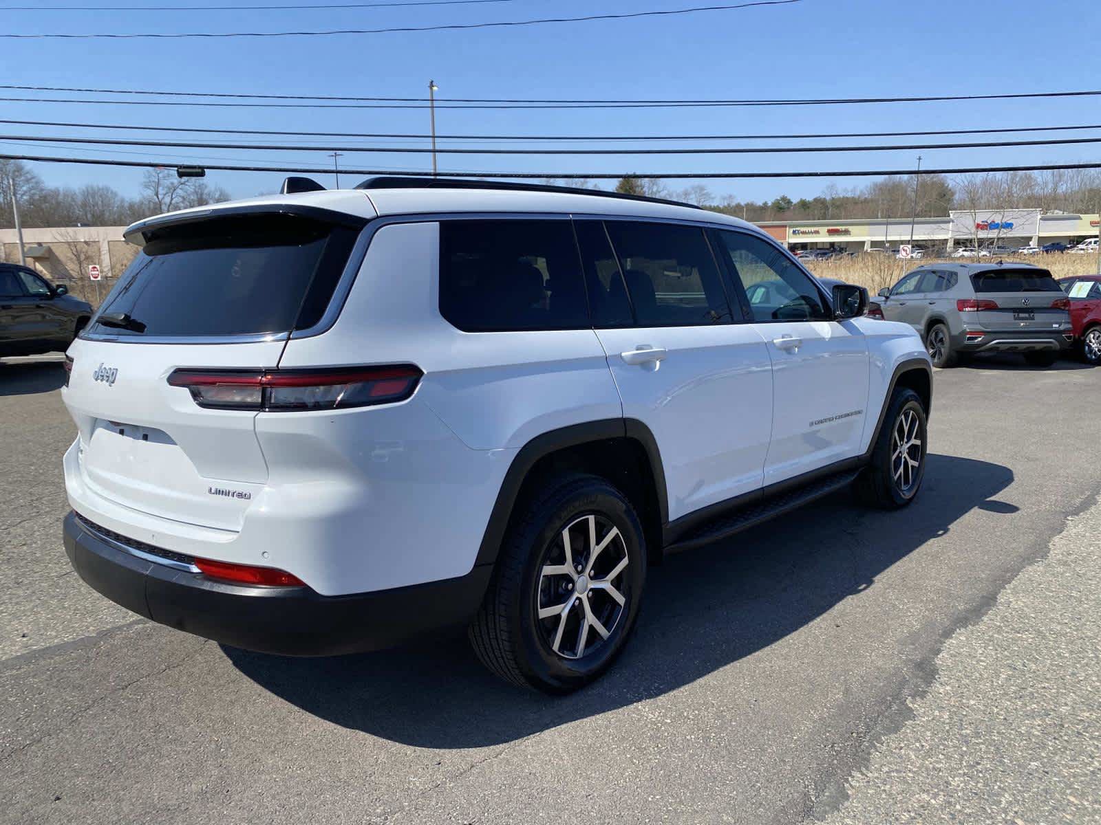 Certified 2025 Jeep Grand Cherokee L Limited w/ Trailer Tow Package image 3