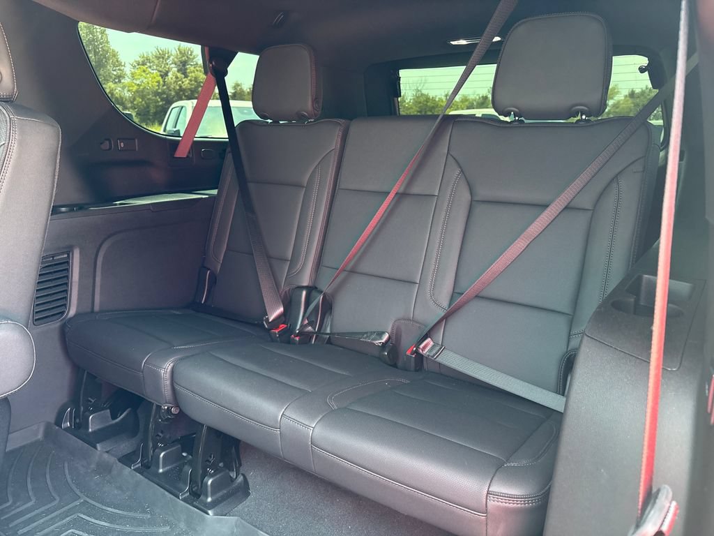 Used 2026 Chevrolet Suburban High Country AWD/4WD image 50