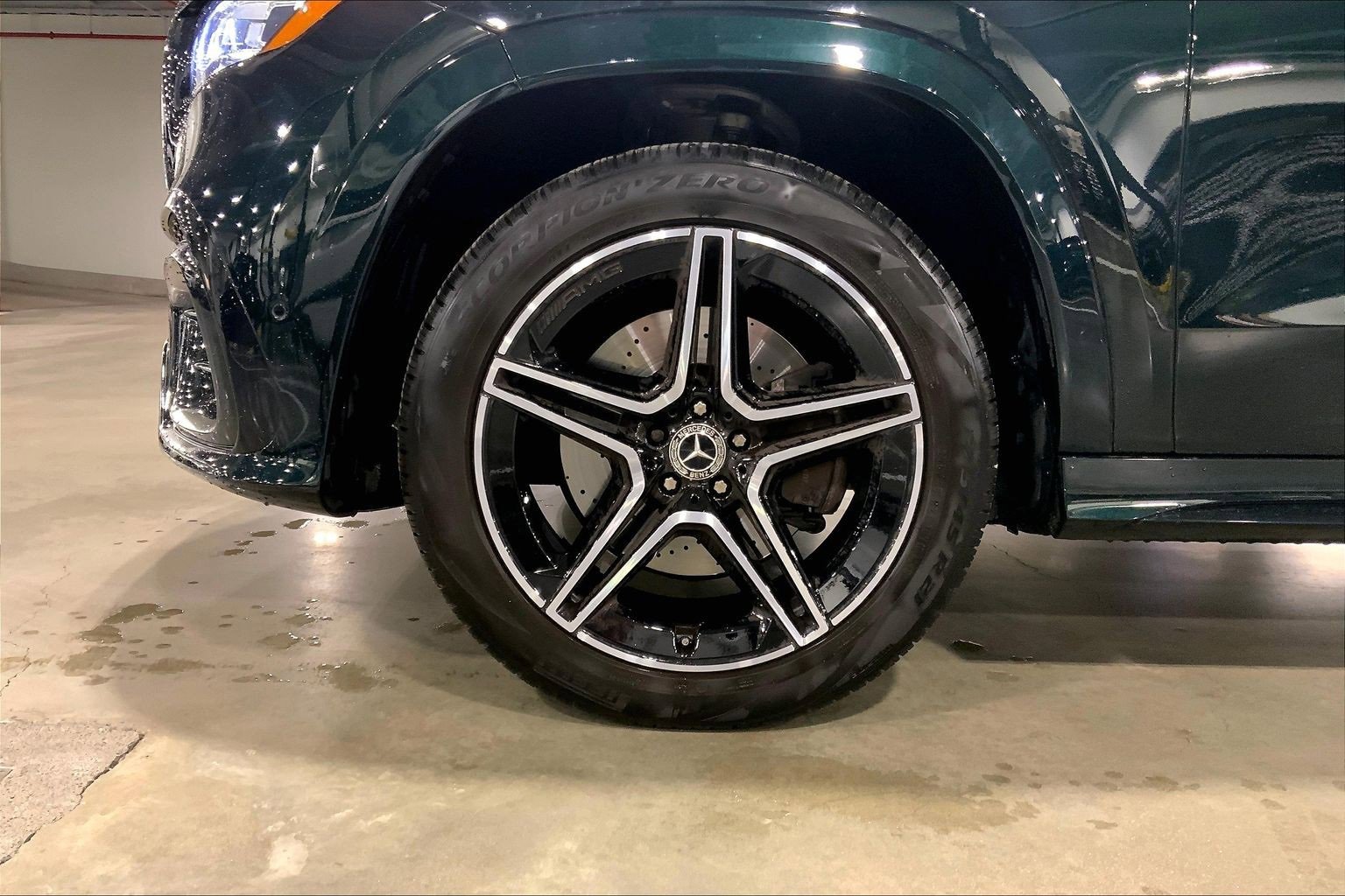 Used 2024 Mercedes-Benz GLS 450 4MATIC image 5