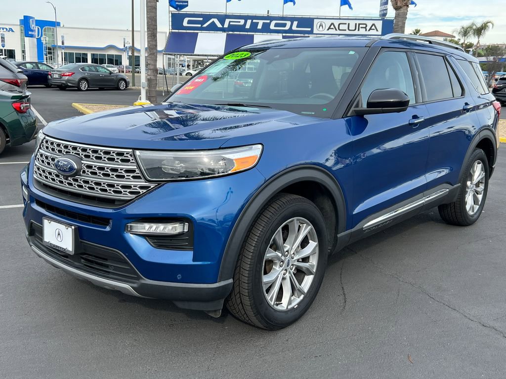 Used 2023 Ford Explorer Limited AWD/4WD image 3