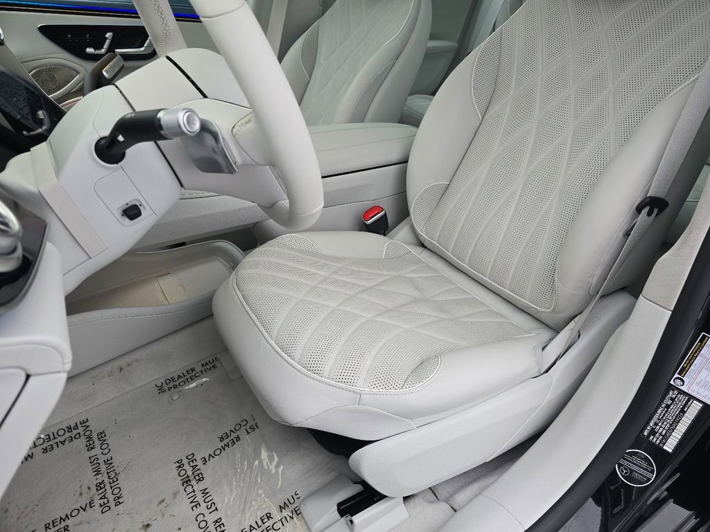 Certified 2022 Mercedes-Benz EQS 580 4MATIC Sedan image 24