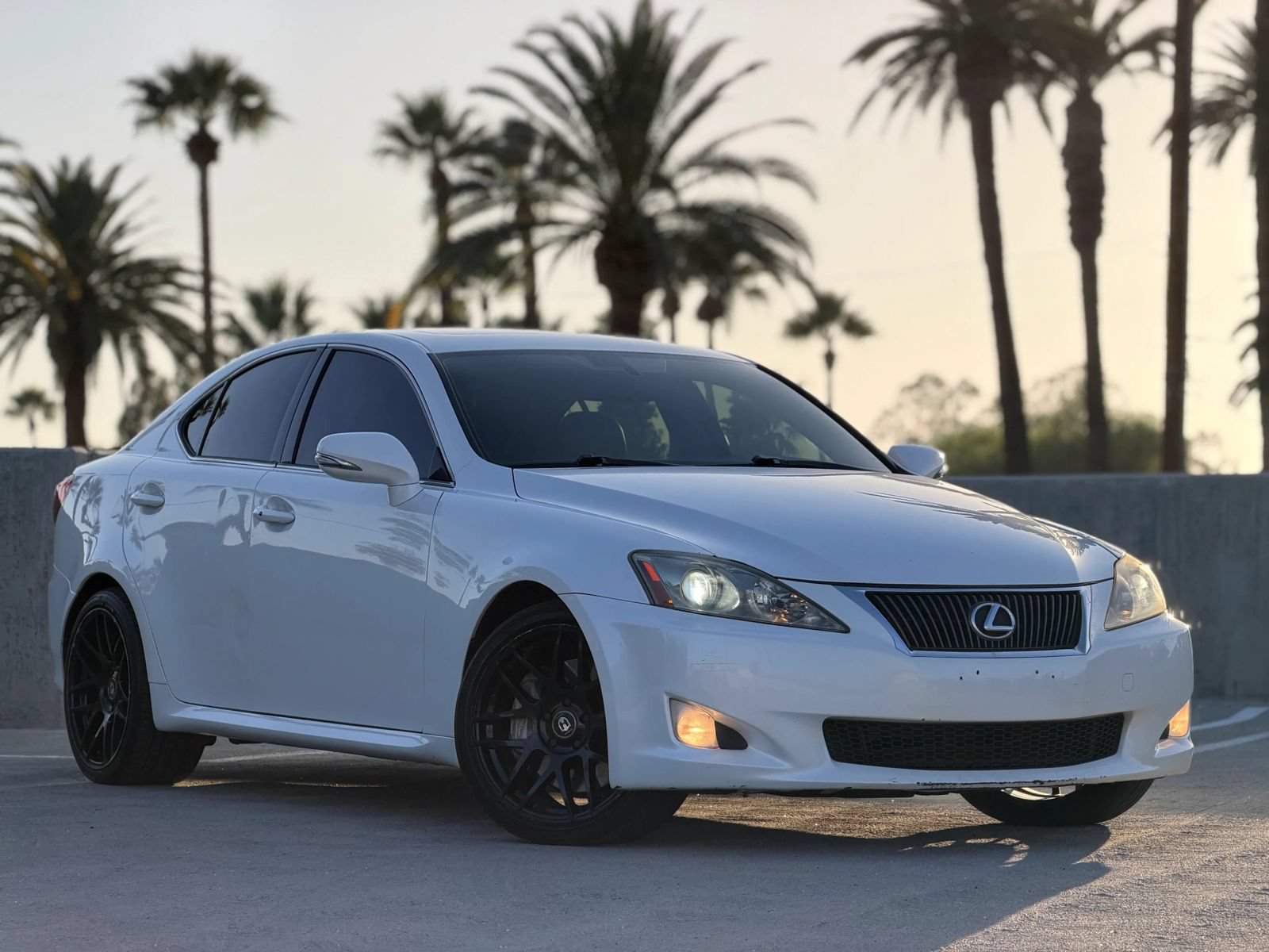 Used 2010 Lexus IS 350 w/ Luxury Plus Value Edition RWD image 3