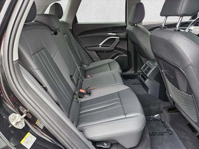 Used 2025 Audi Q5 Premium w/ Convenience Package AWD/4WD image 22