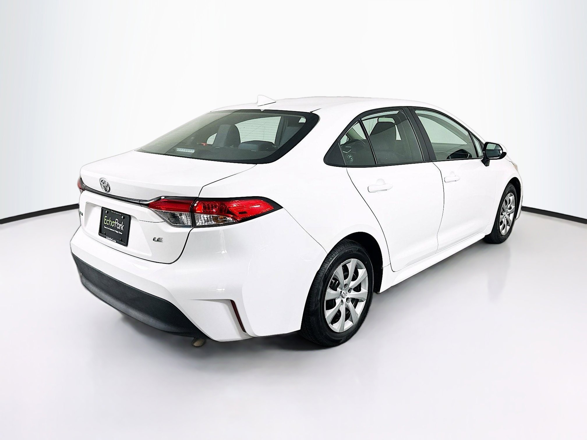 Used 2025 Toyota Corolla LE image 9
