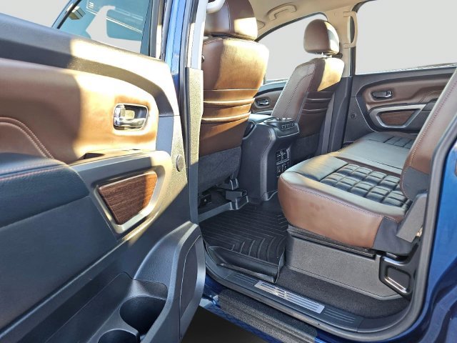 Used 2018 Nissan Titan Platinum Reserve AWD/4WD image 17