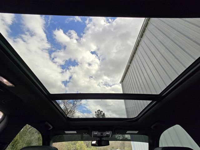 Used 2022 Chevrolet Suburban LT image 40