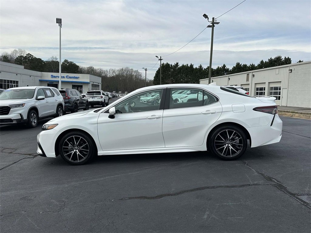 Used 2024 Toyota Camry SE image 22