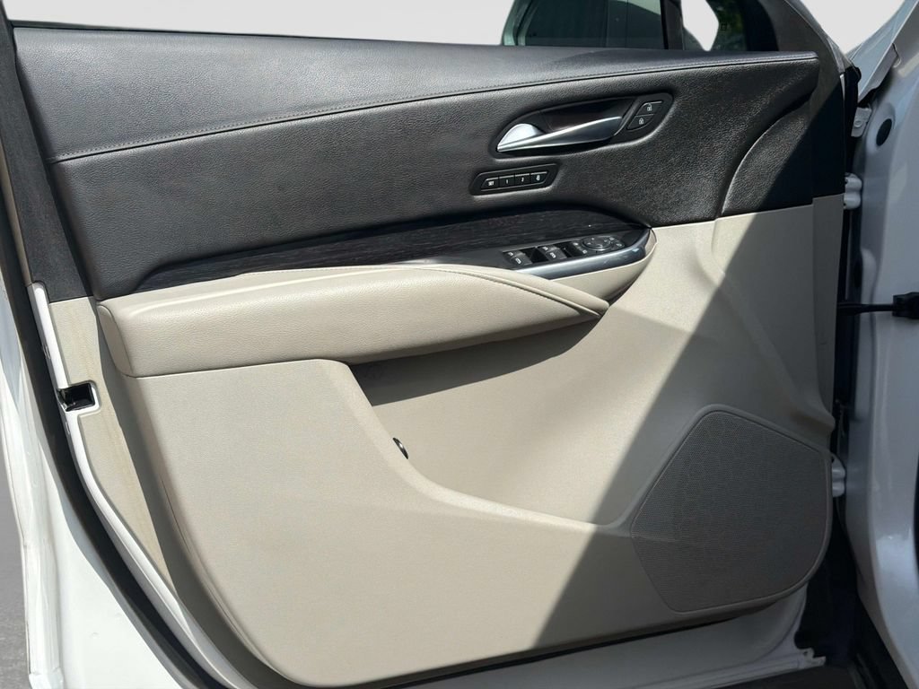 Used 2019 Cadillac XT4 Premium Luxury w/ Cold Weather Package FWD image 18