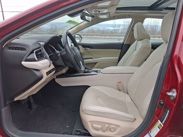 Used 2021 Toyota Camry XLE image 13