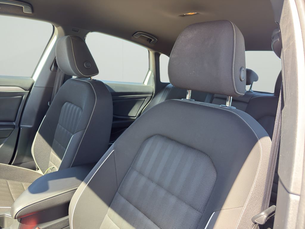 Used 2024 Volkswagen Jetta Sport image 14