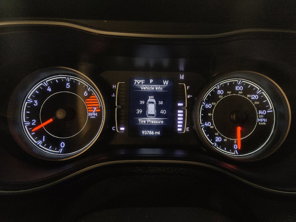 Used 2021 Jeep Cherokee Latitude Plus w/ Sun & Sound Group FWD image 23