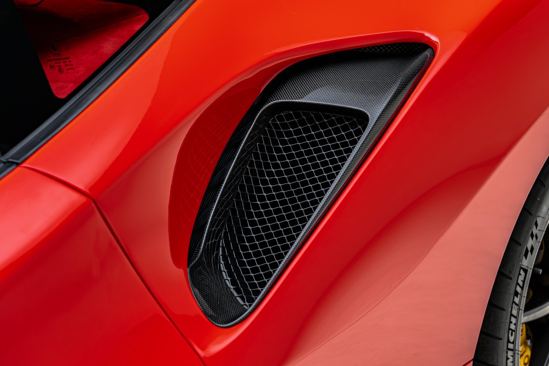 Used 2019 Ferrari 488 Pista Coupe RWD image 25