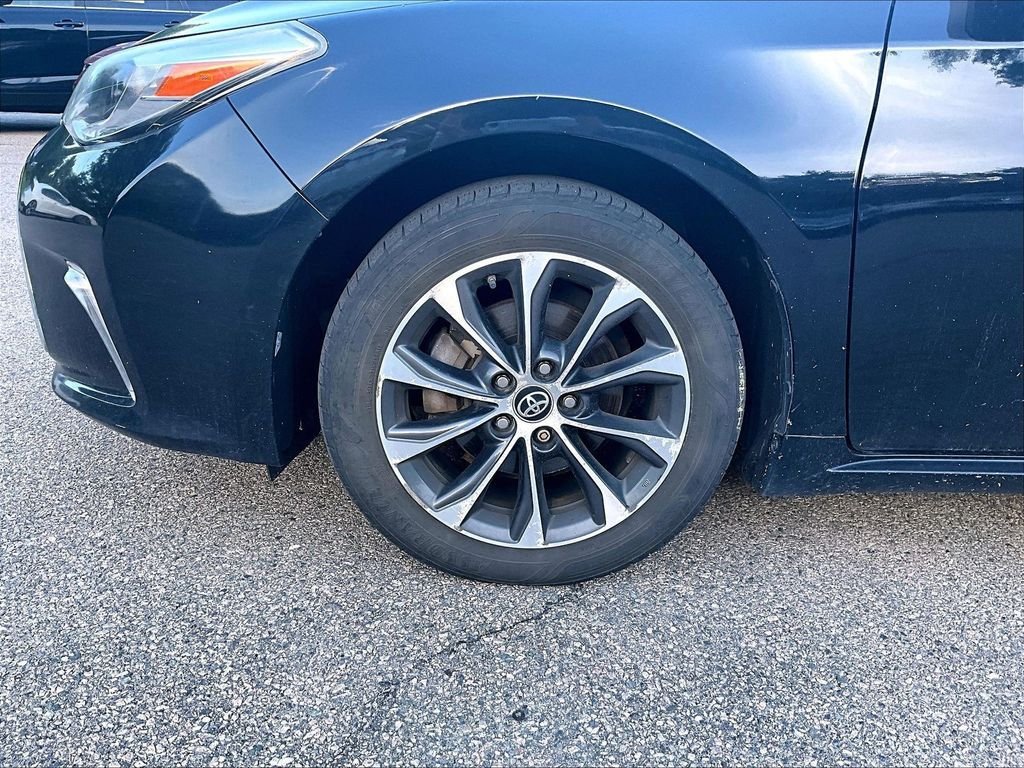 Used 2017 Toyota Avalon XLE w/ Carpet Mat Package FWD image 7