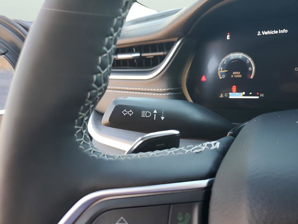 Used 2024 Jeep Grand Cherokee Limited image 34