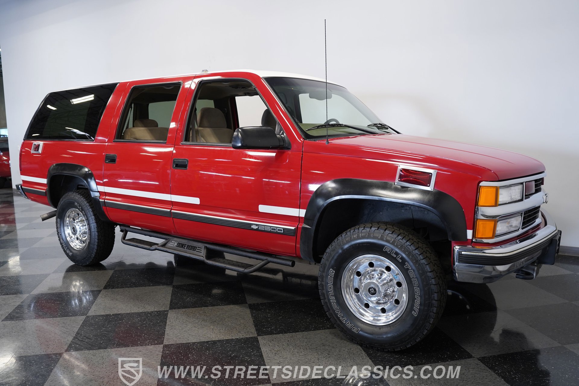 Used 1999 Chevrolet Suburban 2500 w/ Preferred Equipment Group 2 AWD/4WD image 16