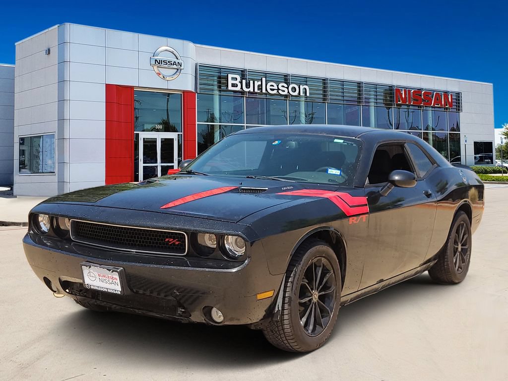 Used 2014 Dodge Challenger R/T RWD image 1