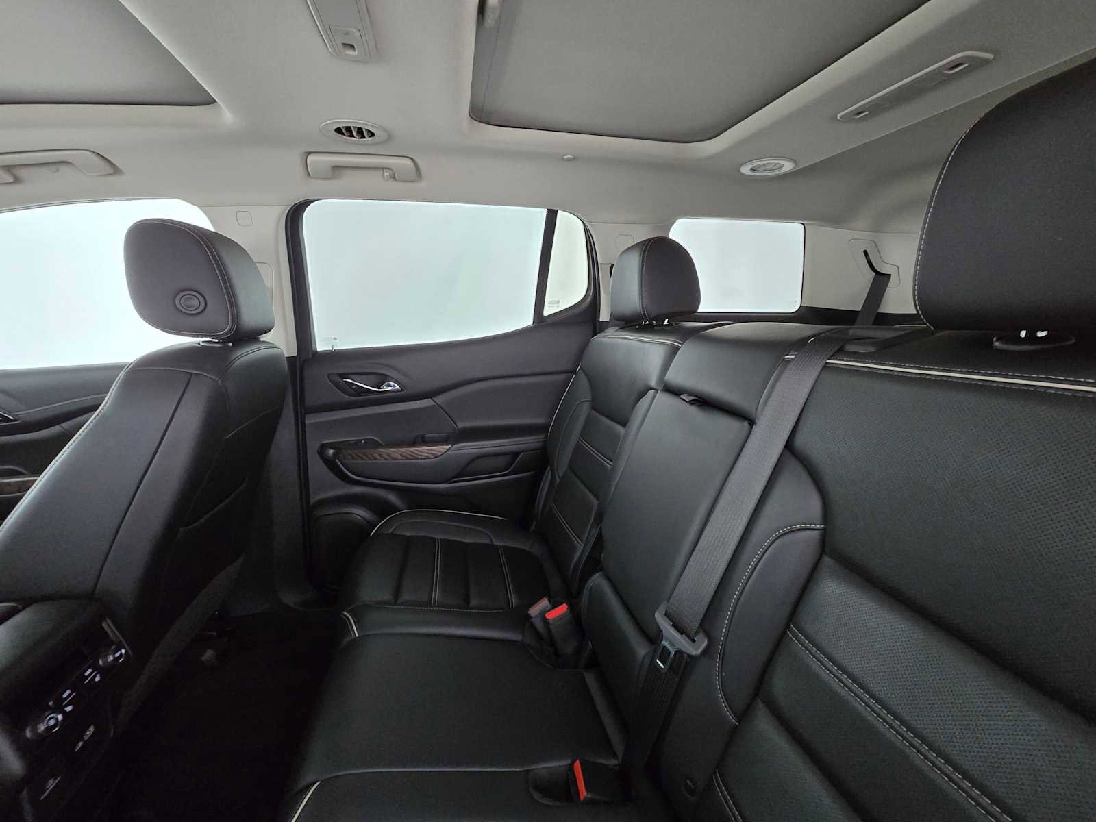 Used 2022 GMC Acadia Denali w/ Denali Ultimate Package image 19