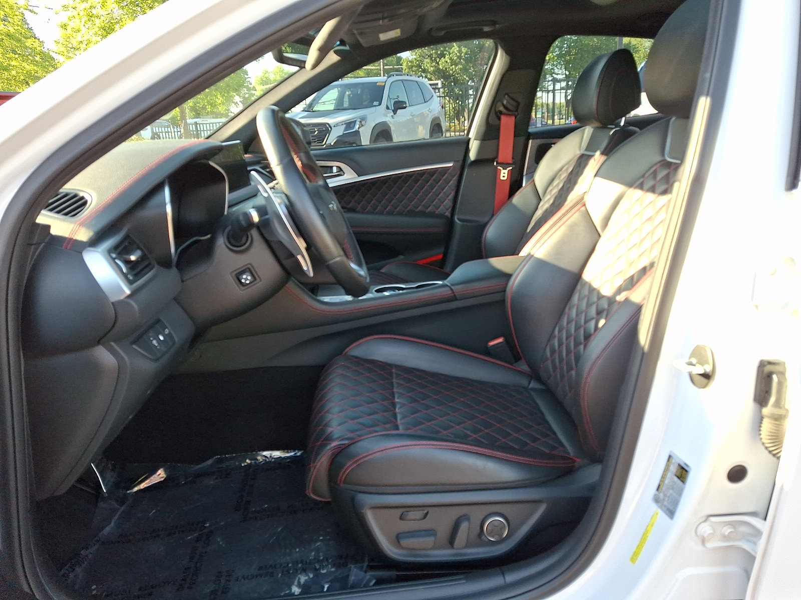 Certified 2022 Genesis G70 3.3T w/ Sport Prestige Package AWD/4WD image 15