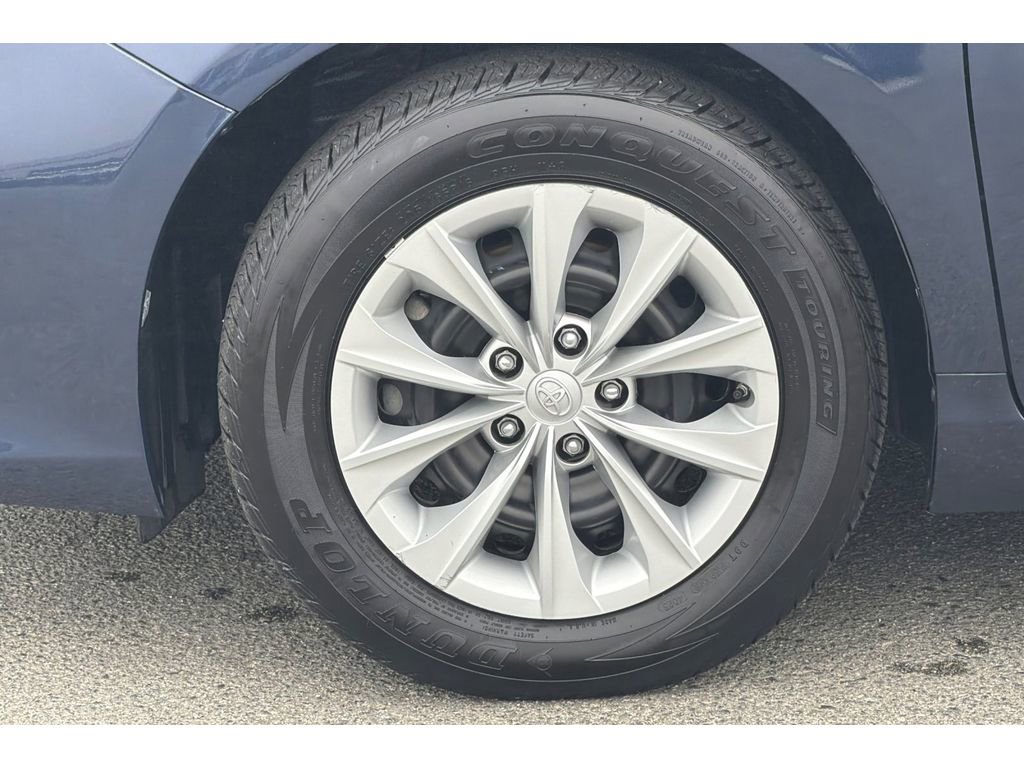 Used 2017 Toyota Camry LE FWD image 29