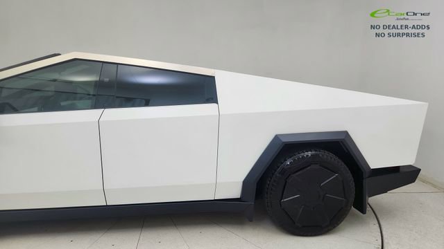 Used 2024 Tesla Cybertruck AWD Crew Cab image 11