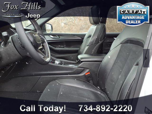 Certified 2024 Jeep Grand Cherokee Altitude AWD/4WD image 15
