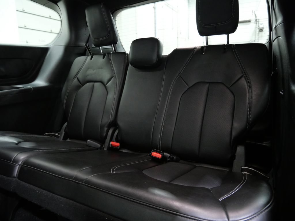 Used 2025 Chrysler Pacifica Select FWD image 24